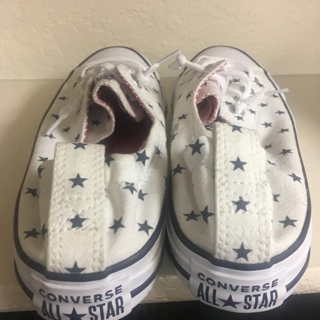 Z-Mkt | Converse All Star Sneakers | White w/ Blue Star | Women’s Size 8.5 | Brand New